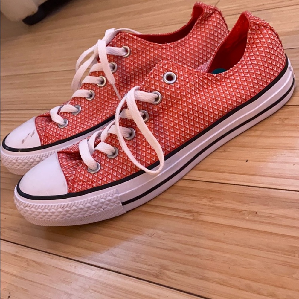 converse sneakers (size 8)